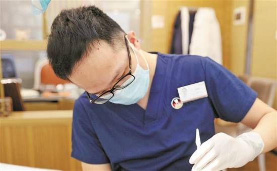 导航仪|“920全国爱牙日”种牙享补贴