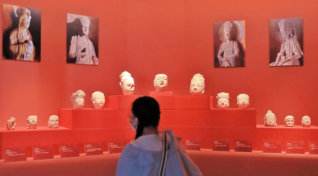 艺术|大足石刻特展国博开幕，“镇馆之宝”释迦牟尼佛像展出