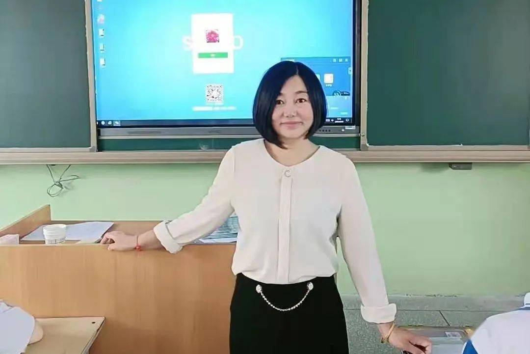 赓续初心担当使命2021年教师节万荣县师德标兵风采展一