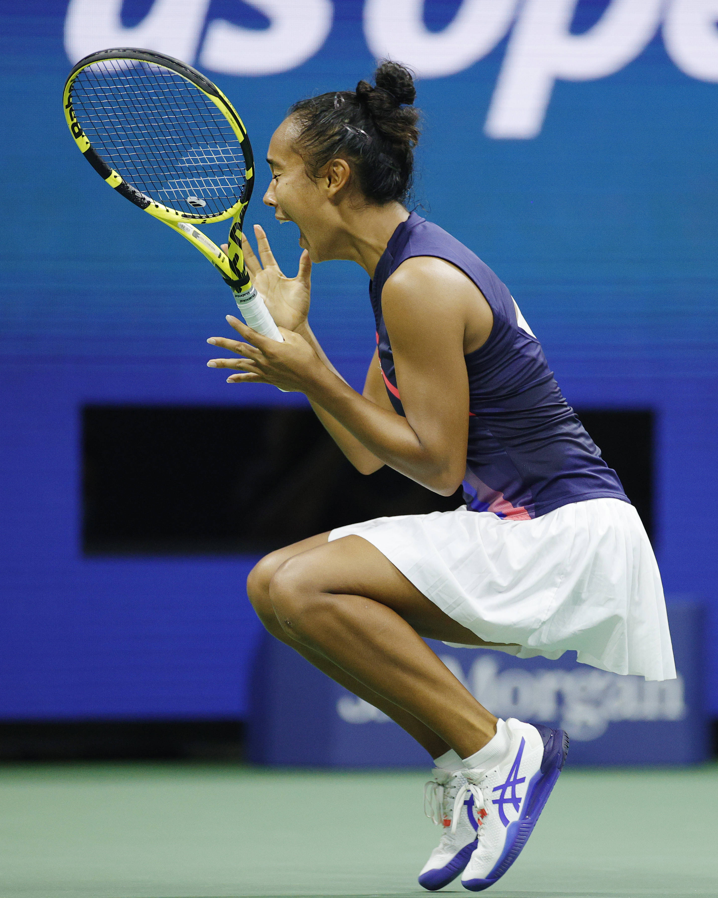 毕竟自己不是专业的教练所以豪尔赫·费尔南德斯会时不时地聘请专业