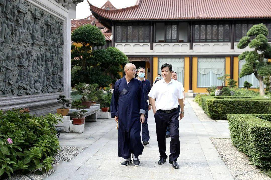 龙庄资讯浙江省政协民宗委主任楼炳文一行莅临我寺调研