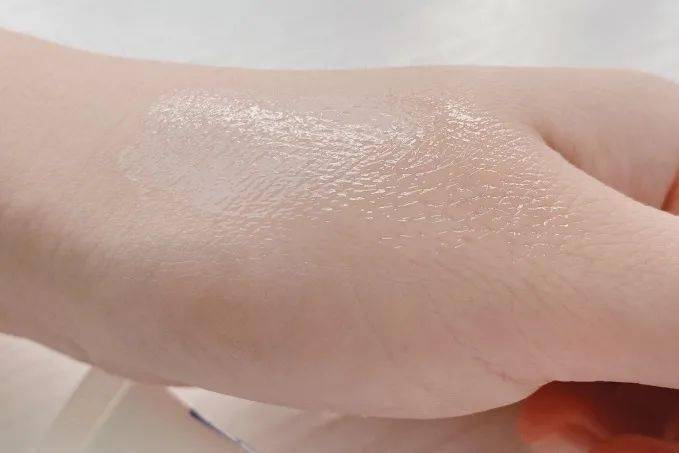 急救|唇纹又深又显老!急救起皮干裂,嘴巴像融化了一样,又软又糯贼滑溜!