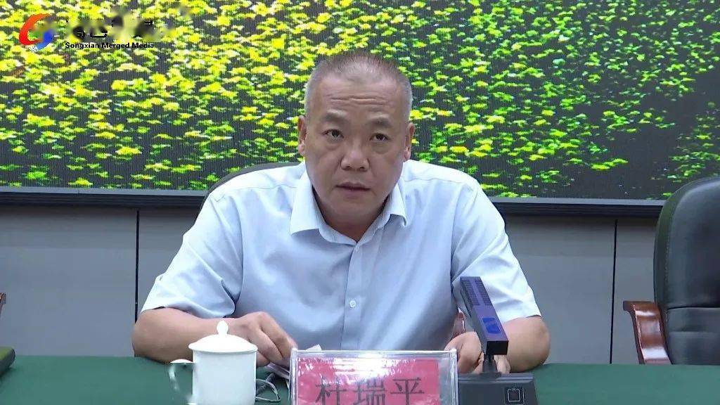 省农业农村厅经济作物处副处长杜瑞平对嵩县蚕桑产业