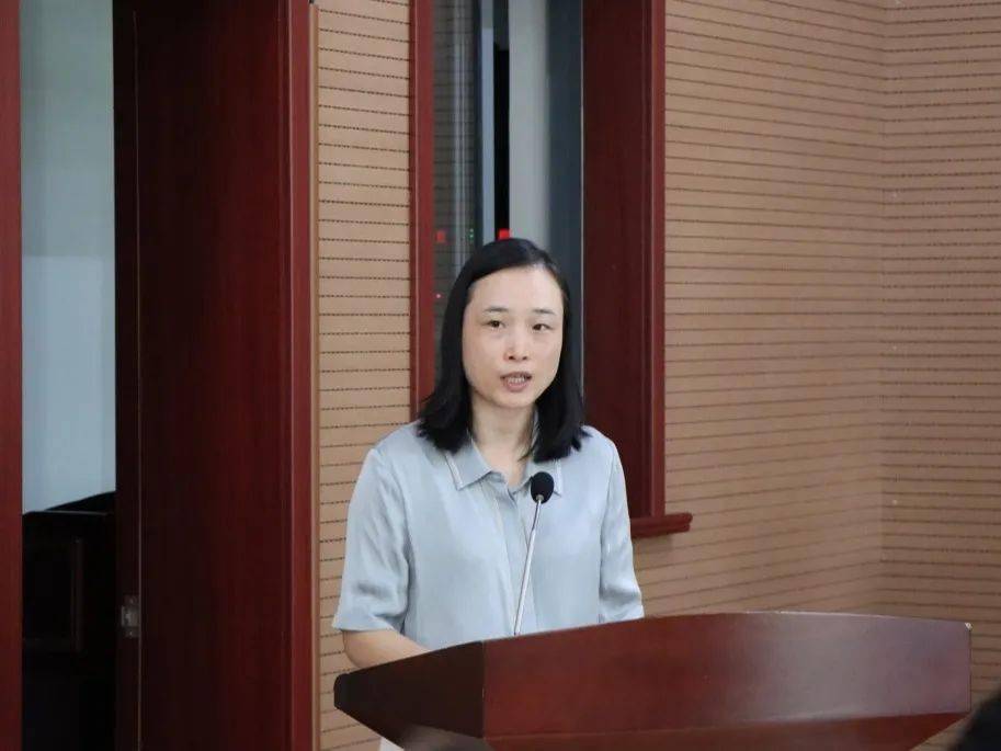 犇腾致远爱民为民市民政局召开弘扬三牛精神厚植为民情怀主题教育推进