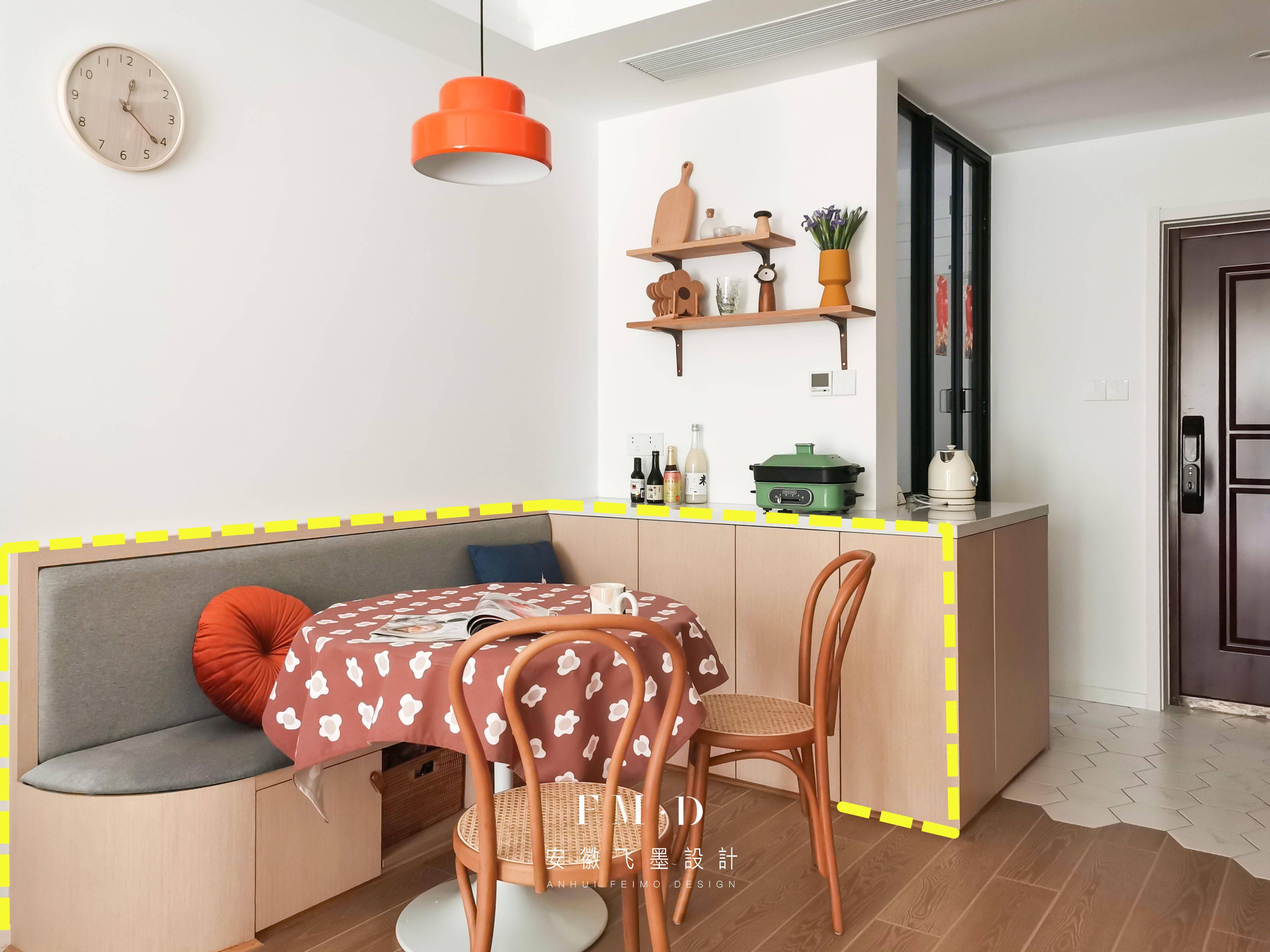 给餐边柜做个延伸卡座,小餐厅这样装,直接多出双倍功能