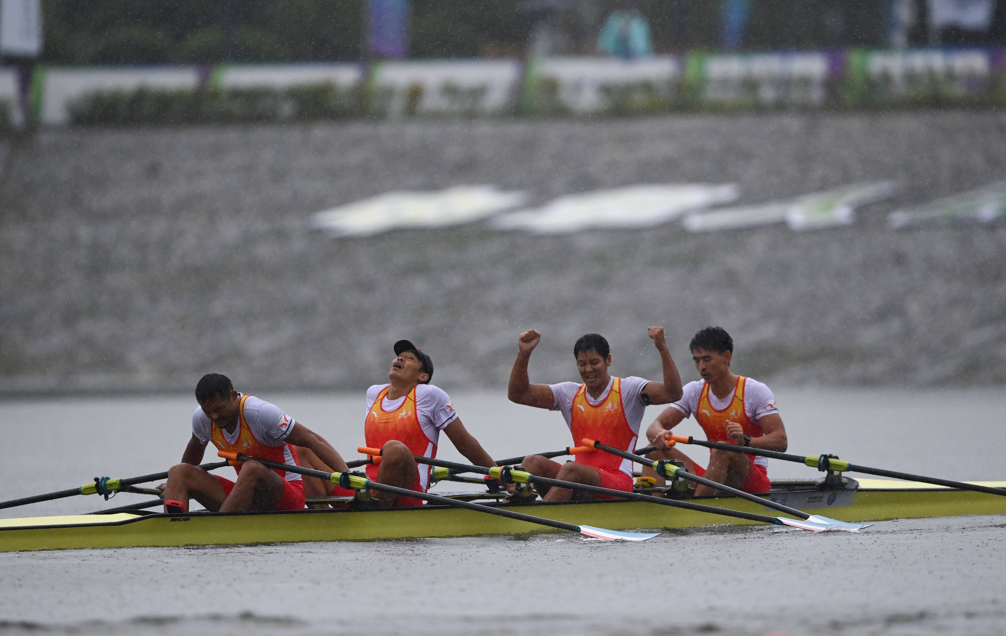 全运会赛艇男子四人双桨决赛赛况