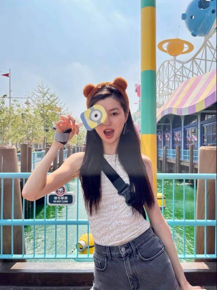 毛衣|下周穿什么 | 跟女明星学做环球影城最靓的仔!