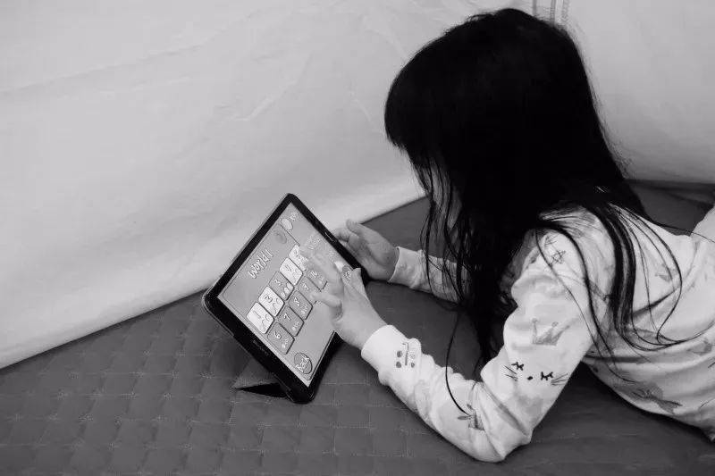 颈椎|头晕恶心手麻原来是颈椎出了毛病！睡它，30分钟缓解酸痛，1个月连血压都降了