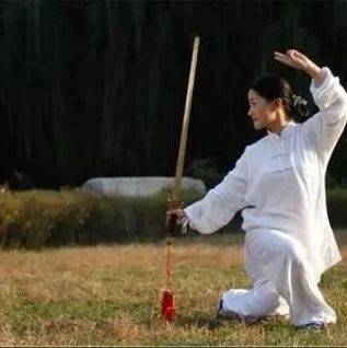 练习太极剑,这些要点要记牢!(建议收藏)_剑术