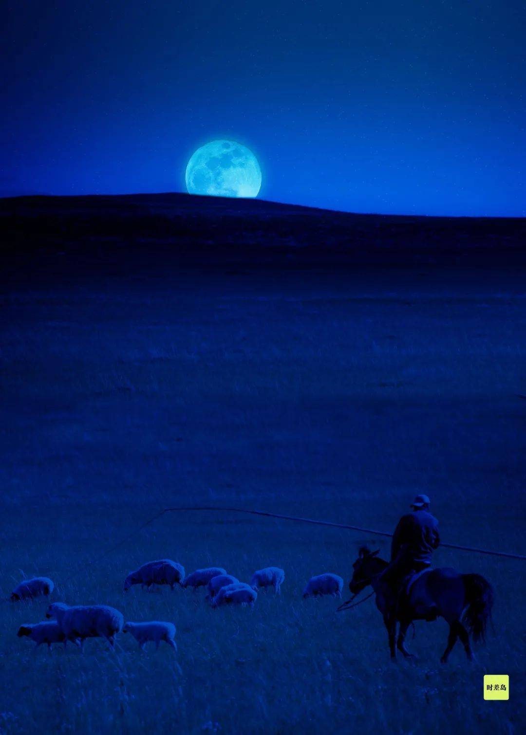 ▼月亮是大草原上唯一的路灯内蒙古草原▼与古人看见的月亮,该最像了!