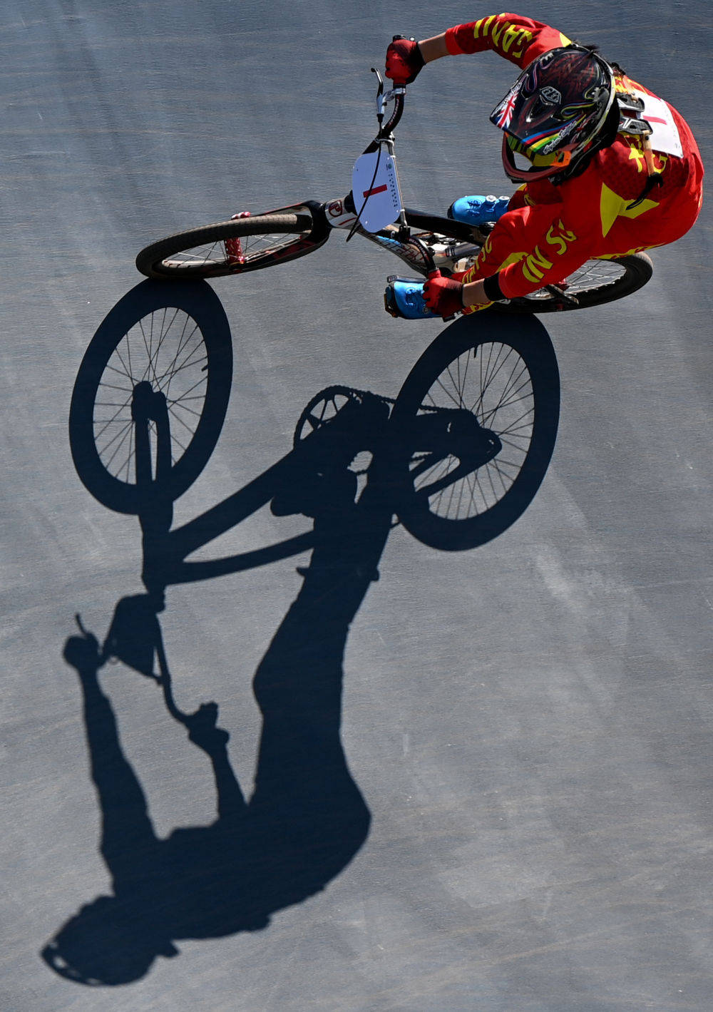 全运会|老将犹勇 新人争锋——全运会小轮车竞速赛场上的速度与激情
