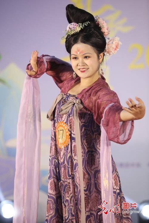 刘小楚|“2021礼衣华夏全球汉服模特大赛“南京开赛