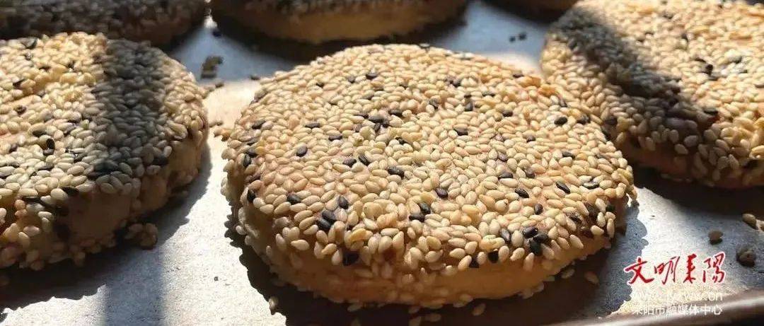 耒阳：百年夏塘麻饼 香飘中秋销售旺_张衡