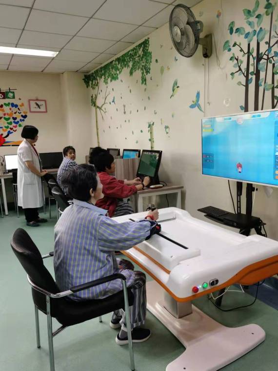 阿尔茨海默病|这里有一个与“遗忘”赛跑的记忆门诊