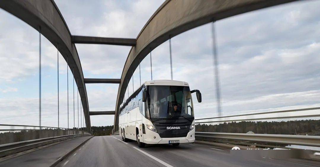 节油6斯堪尼亚推出升级版统领touring客车