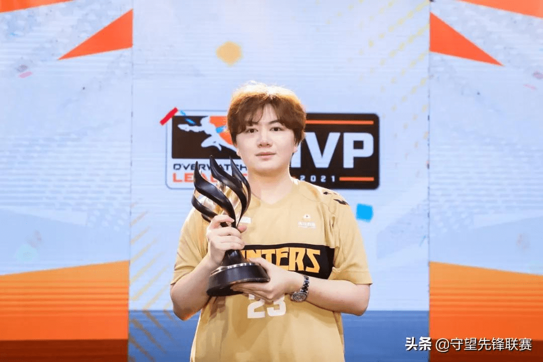 「季后赛」战报&前瞻:前四种子强势取胜 成都猎人leave荣获mvp