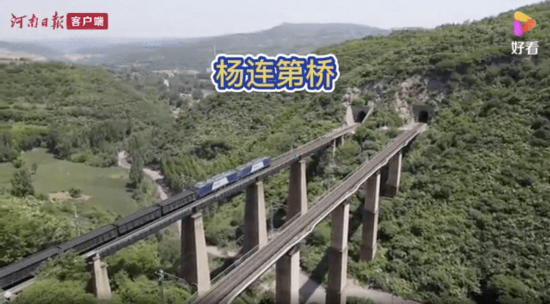 却在三年后,于朝鲜清川江大桥指挥连队架桥时,被敌人投下的定时炸弹