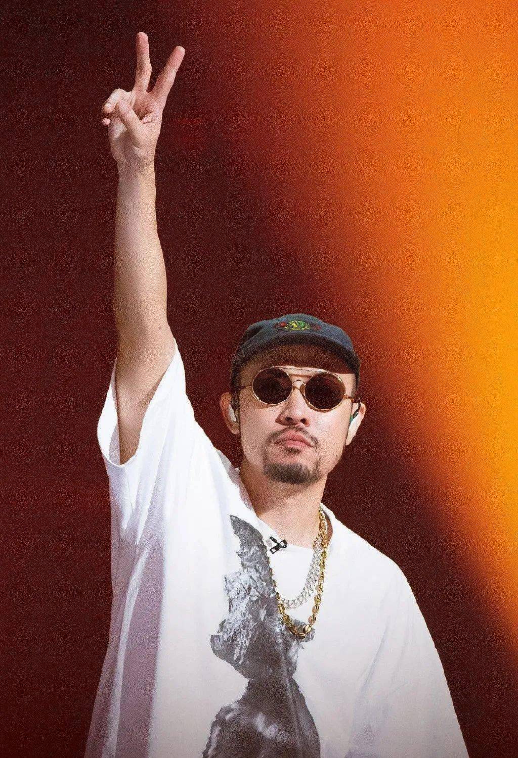 热狗在节目里跳舞惨遭网友质疑!_rap