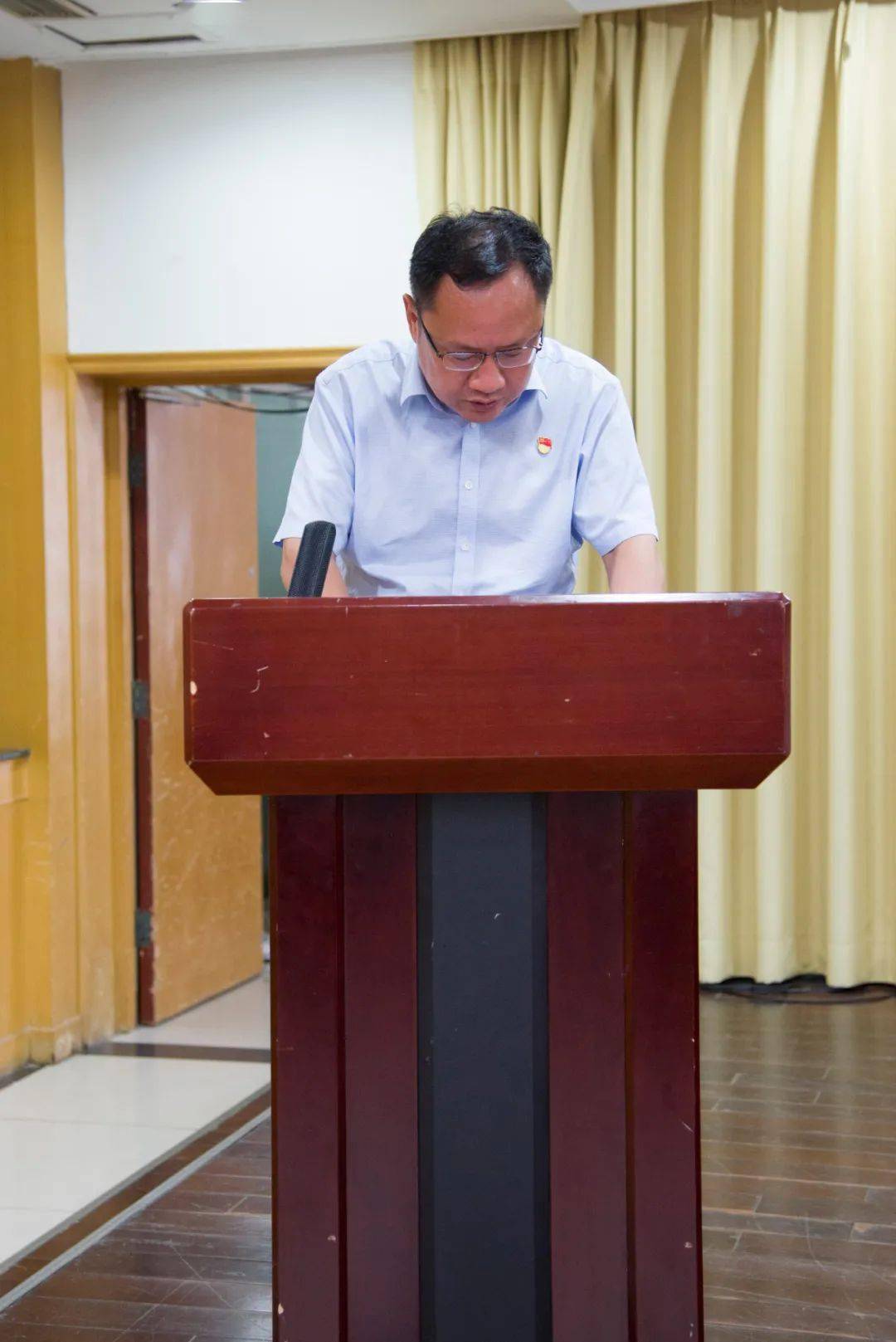 县委书记曹拥军组织召开全县巩固拓展脱贫攻坚成果加压推进会议