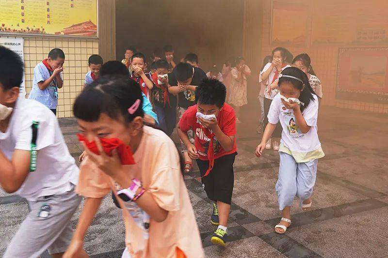 活动|双桥大队开展系列幼儿园、中小学消防安全宣传活动