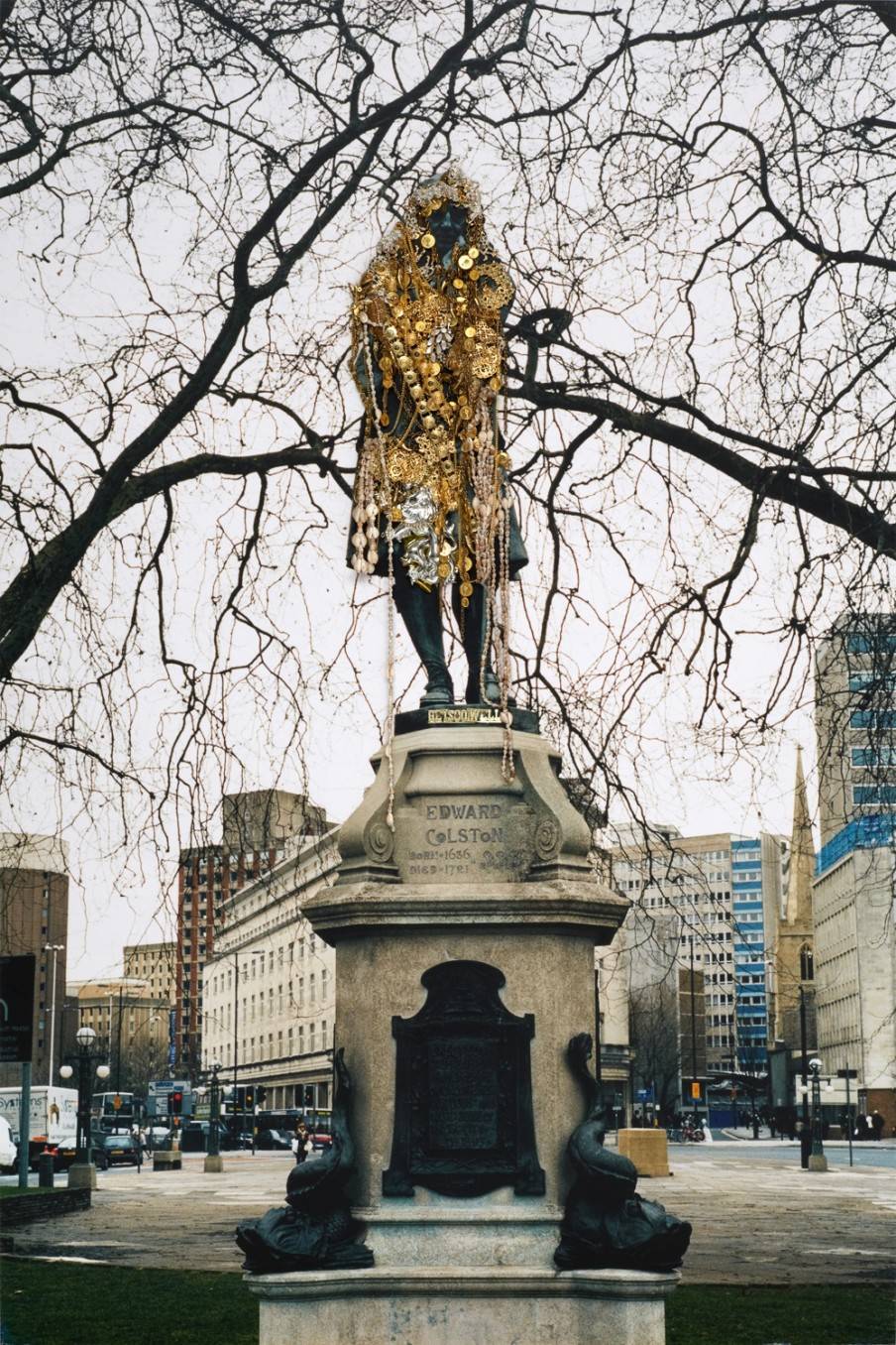 罗斯·怀利|观展|一年一度英国“夏季特展”：用温和的炸药炸掉不平等