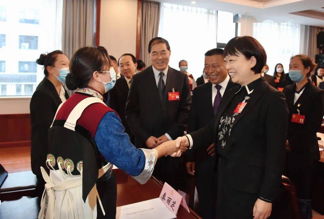 浦虹苏永忠冯玉祥等看望出席市第五次党代会代表