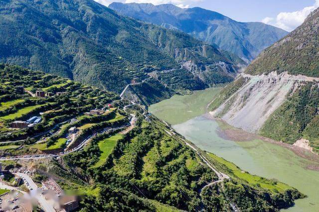 扎坝大峡谷景色超美的高原秘境