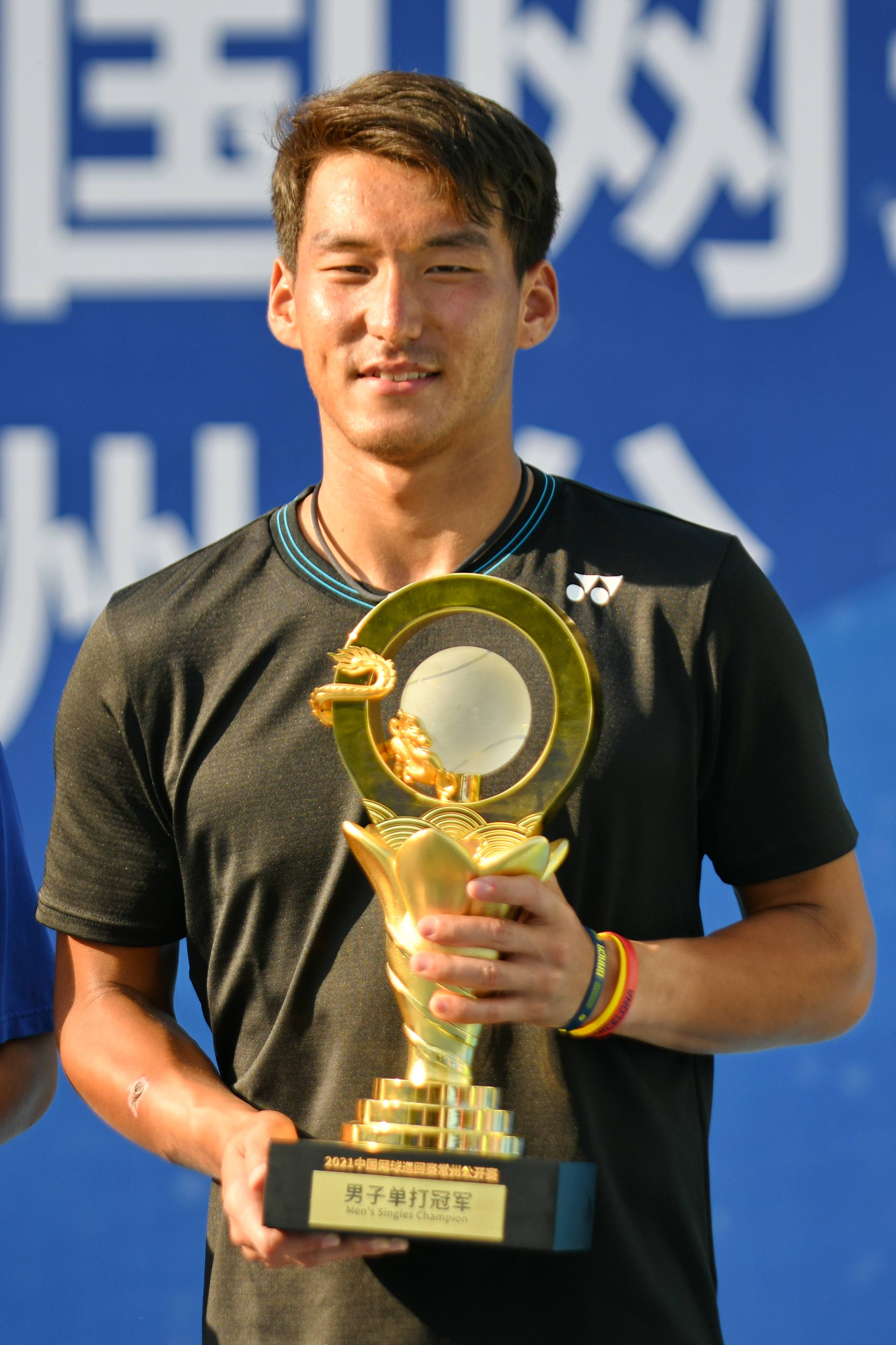 网球——中巡赛常州公开赛:布云朝克特夺得男单冠军