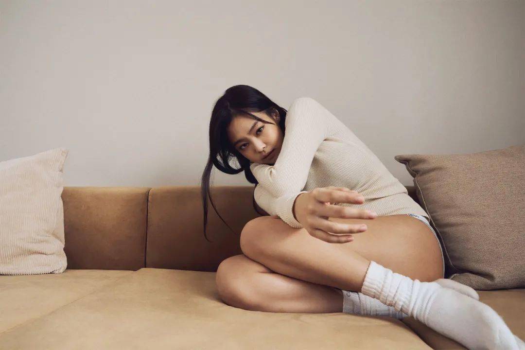 系列 初秋到！跟着Jennie摸一摸“纯欲天花板”~