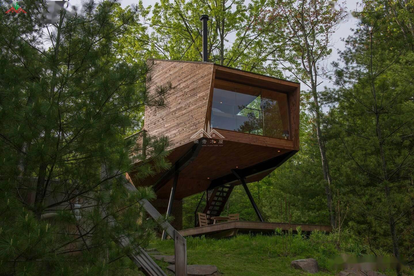 看这个方形的外观再看室内的布局我瞬间爱上这个性独特的度假木屋