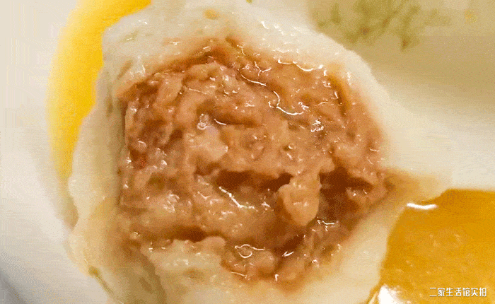 如何把肉塞进鱼丸 ad1aff5ea27f4a87b008edcd5fec9fe8.gif