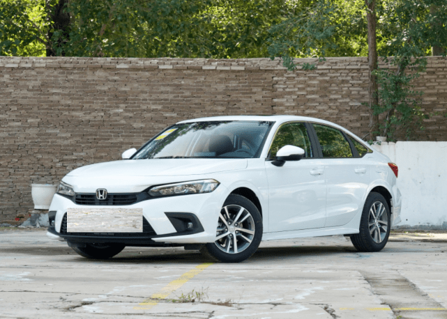 全新思域顶配1639万一脚油门轰出182匹马力香不香