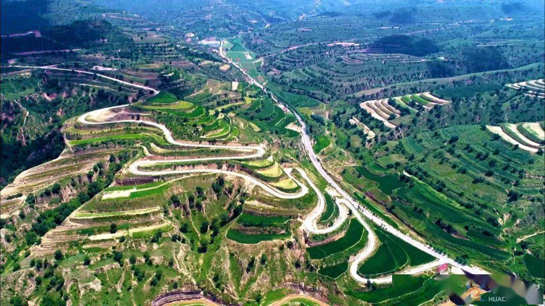 甘肃华池阡陌变通途铺就小康路