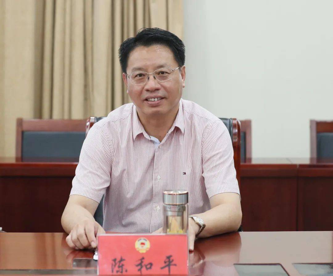 市政协举行政企协商座谈会