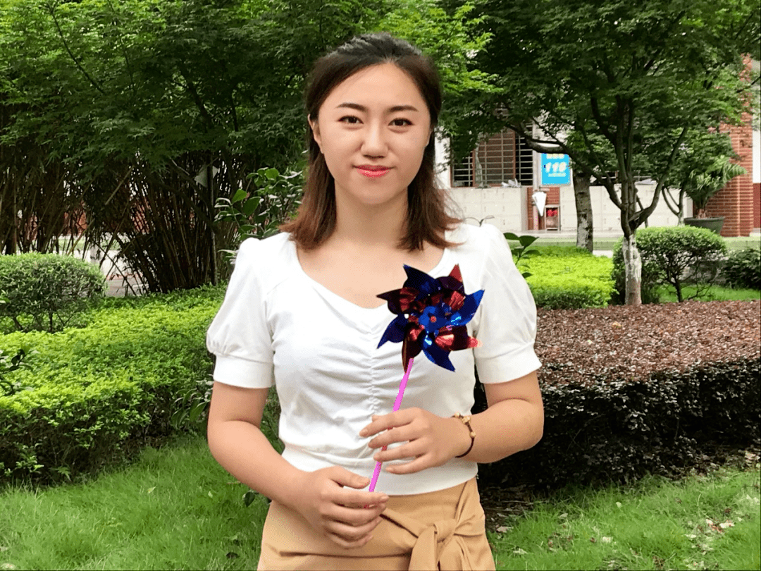 桂林市中山中学四有好老师杨雅茹