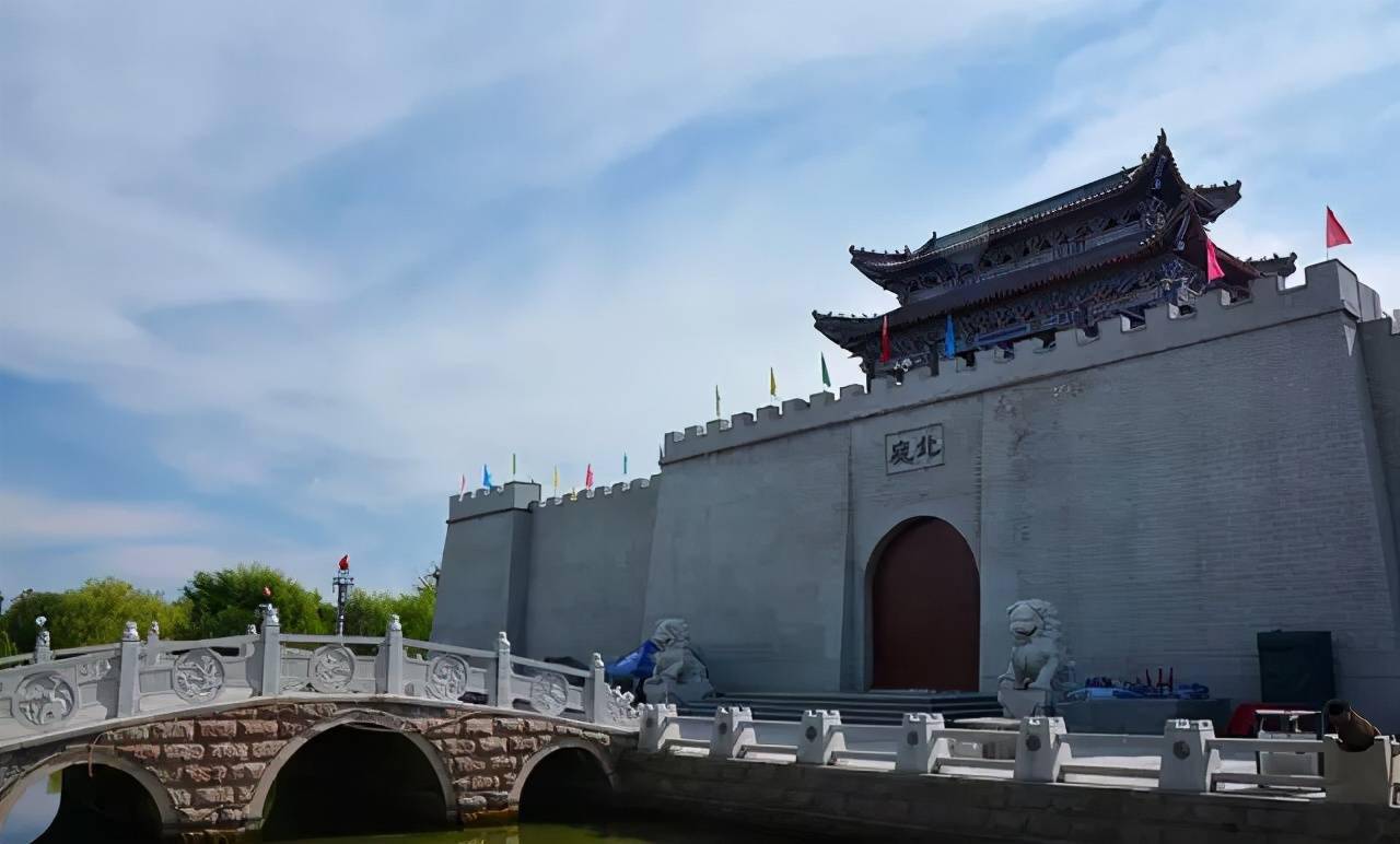 六百年的繁华旧梦北庭故城04故城在13世纪末的战乱中废弃,大部分建筑