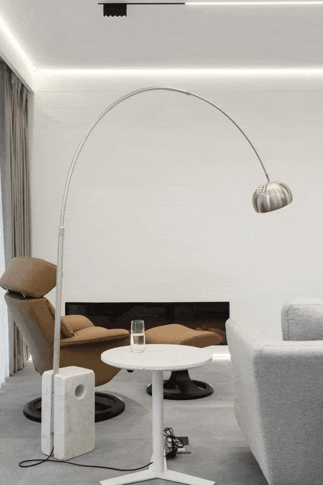 b4cae1b1d6264691b8e6c42e861527c5.gif