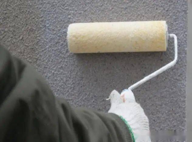 滚涂防尘罩面漆三,观感质量标准:1.