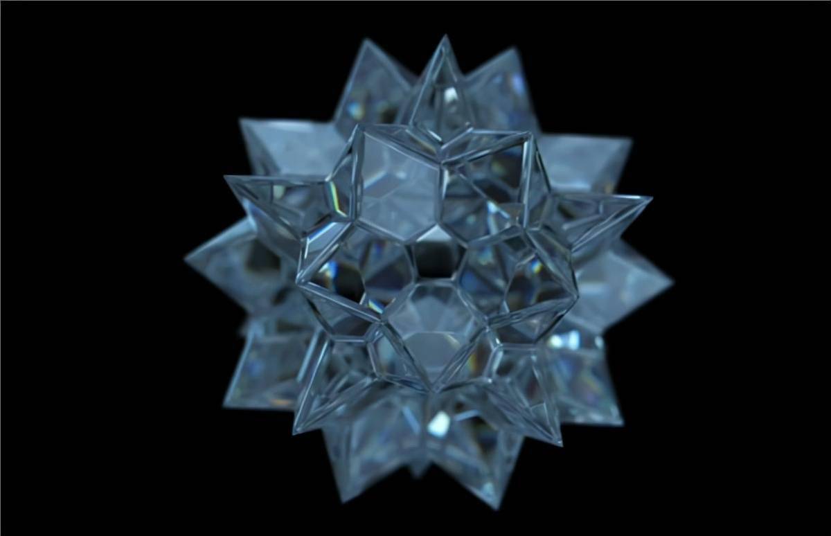 在玻璃结构中结晶出强度更高的纳米级晶体,抗跌落能力对比普通玻璃