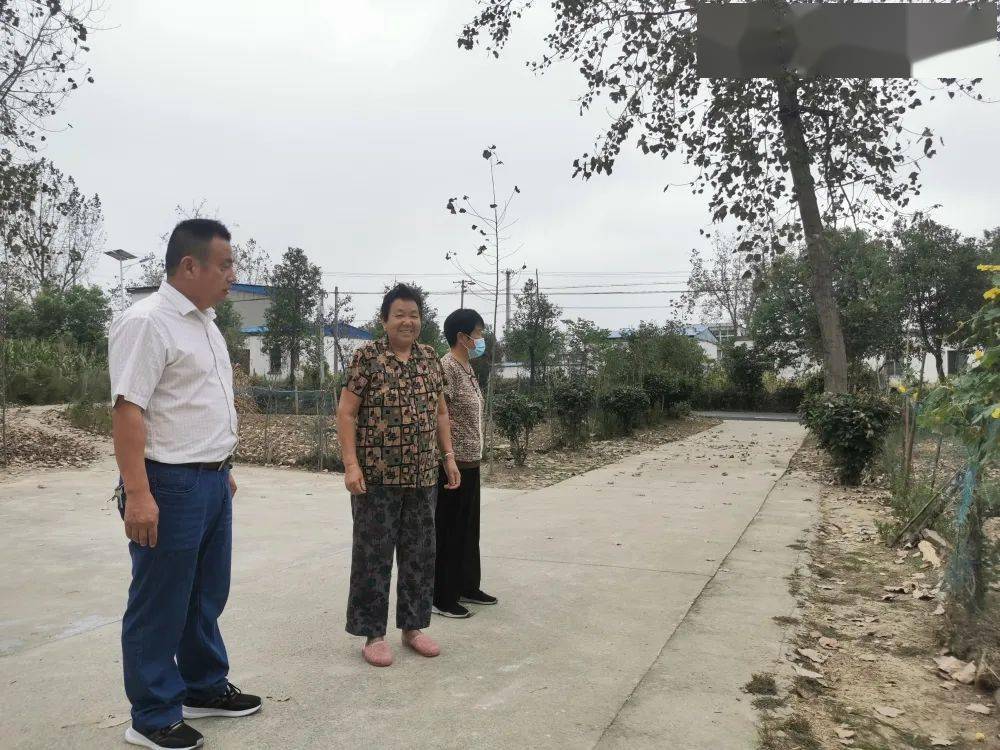 【我为群众办实事】长丰县杨庙镇"泥泞"变"坦途"_郑大娘