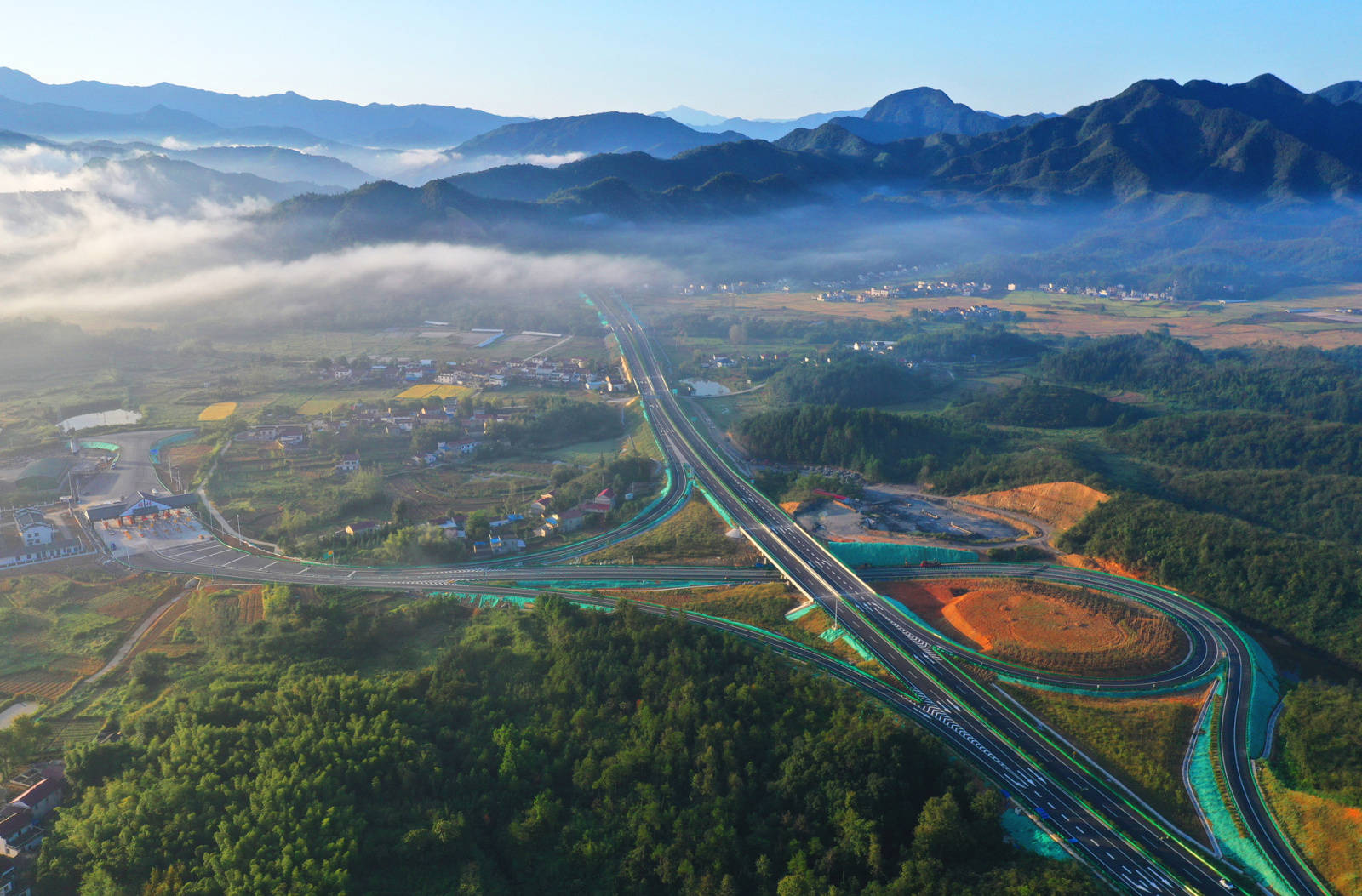 安徽在建高速公路图片