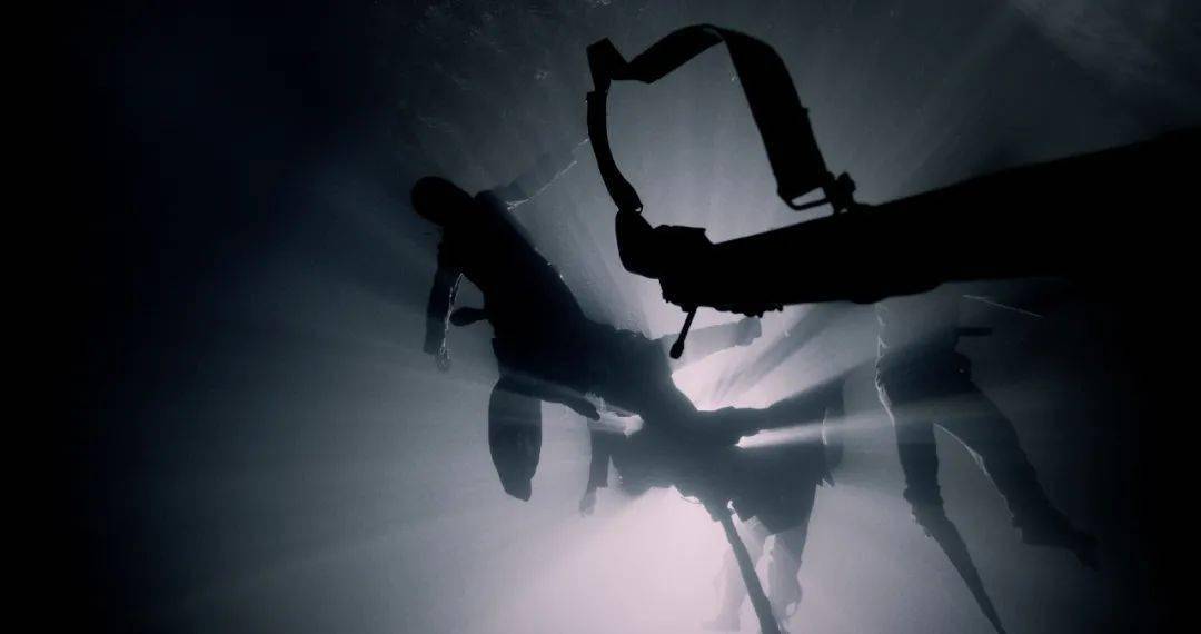 角色|从巩俐手中接过3座“天坛奖”奖杯，他做对了什么？