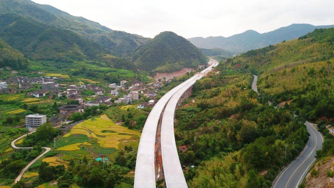 5公里靖永高速全线最长隧道左洞顺利贯通