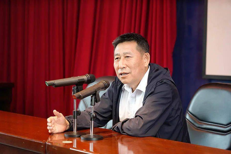 东北特钢举办一至三级技术专家理论考试