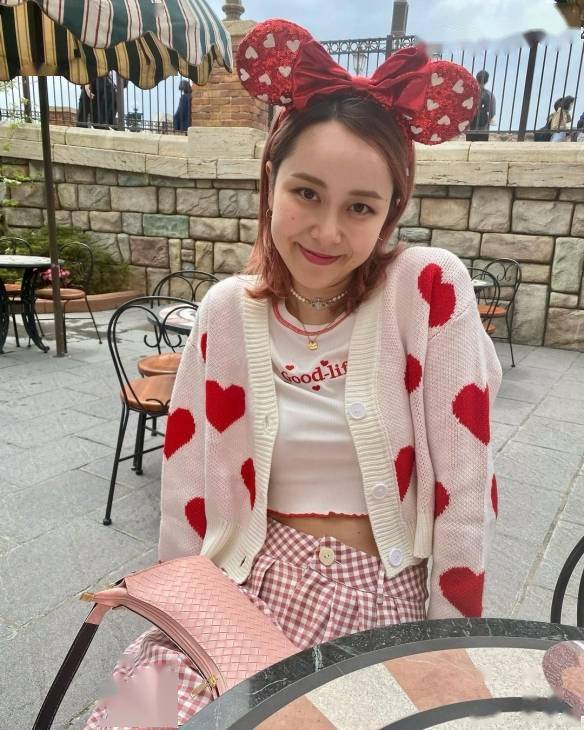 舌头超长超灵活的沙雕正妹"佐藤ミケーラ"美照赏_日本