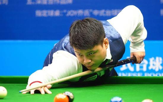 中式台球大师赛鲅鱼圈站朱龙夺冠 上演双赛点绝杀