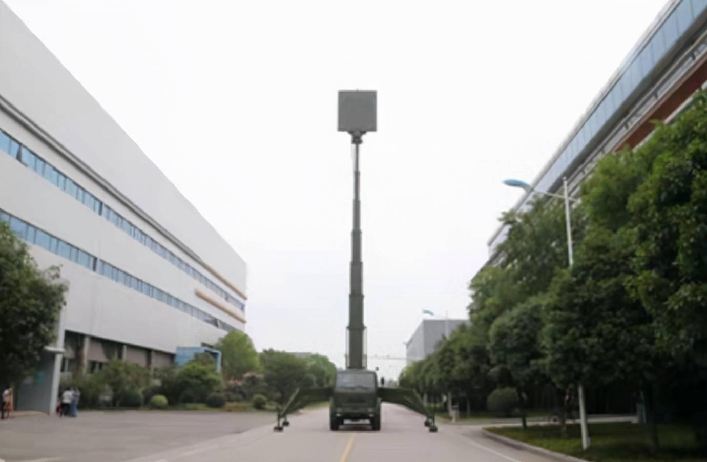 ylc12亮相航展国产氮化镓有源相控雷达闪亮登场