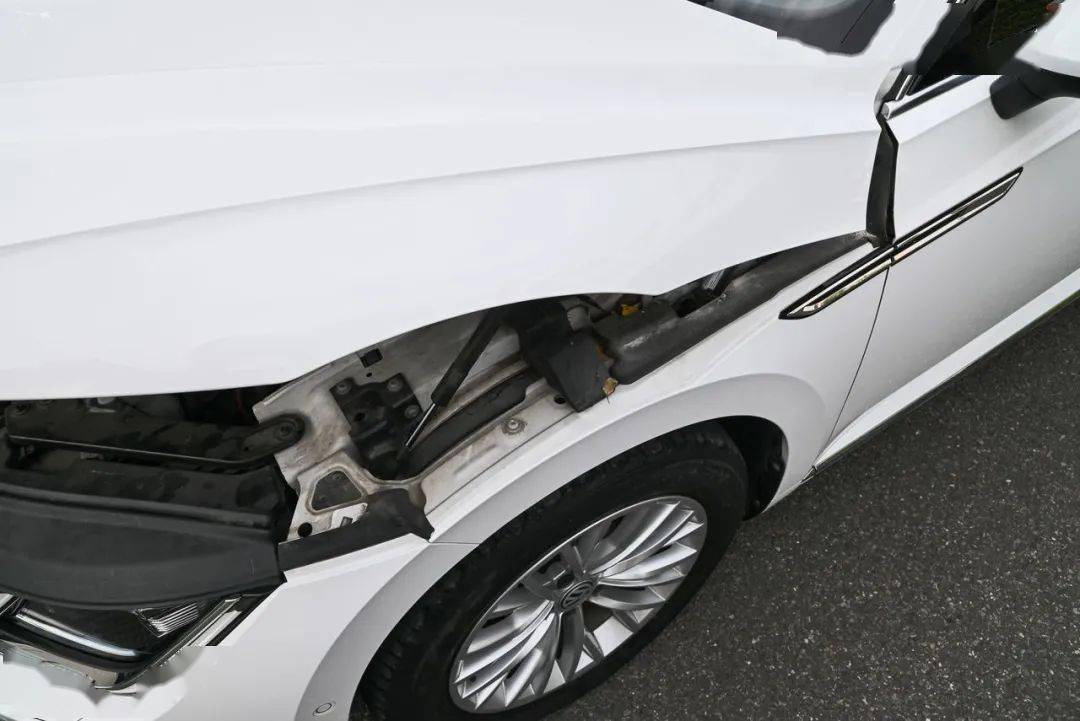 【路试笔记】大众cc:颜值犀利,极致优雅,后排还能看部《喜洋洋》_搜狐