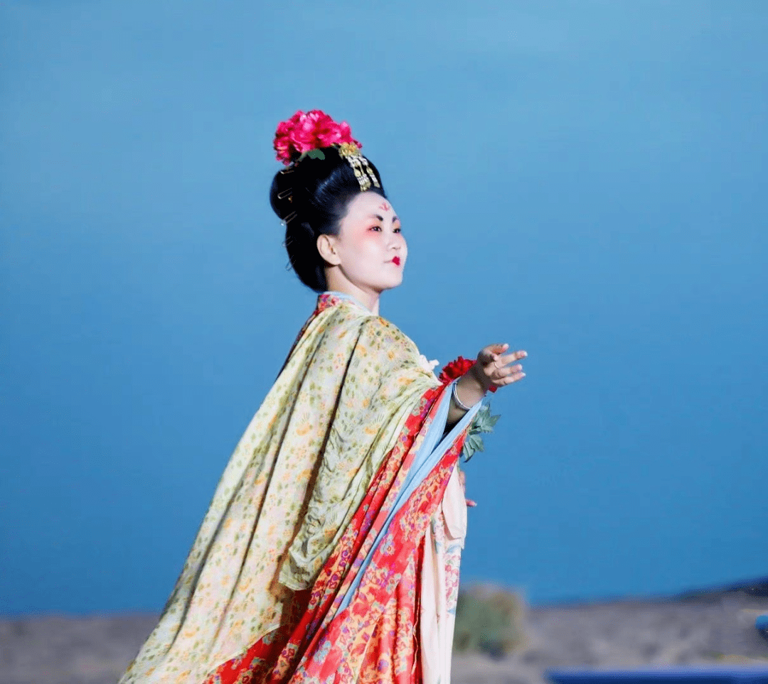 敦煌沙漠国风秀,100套汉服引热议!这种美,只有中国人最懂!