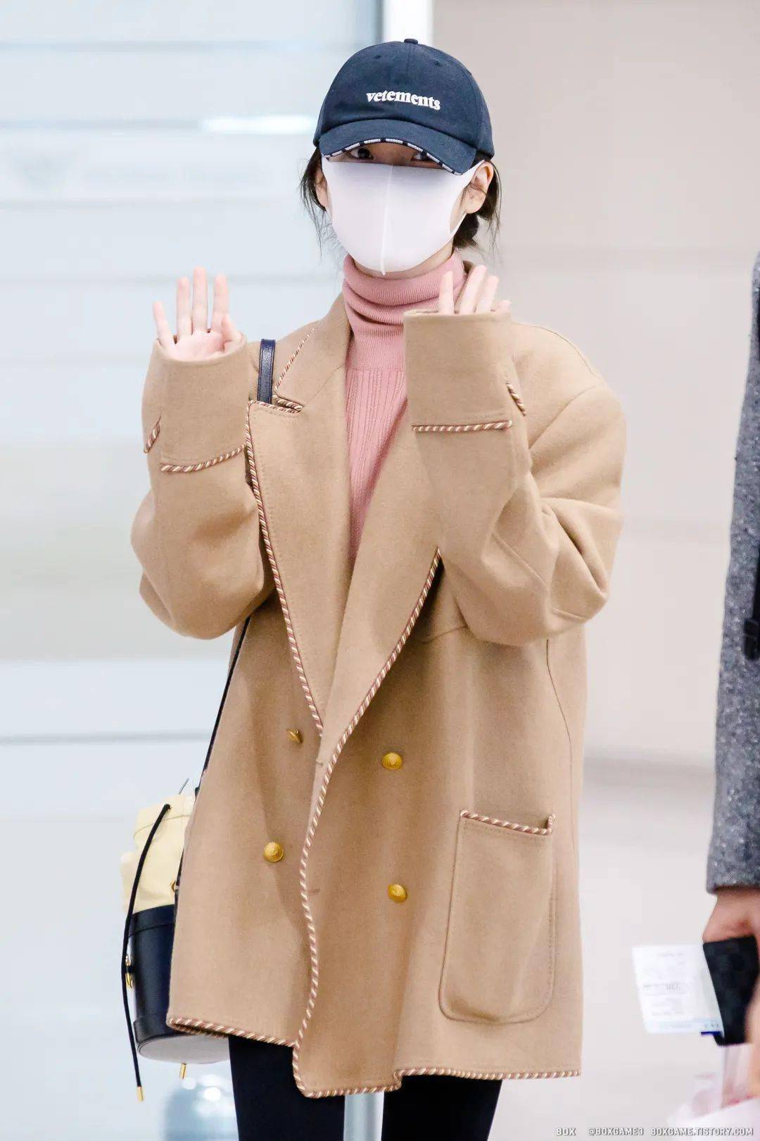 进行 秋冬就是要把棕色玩出彩